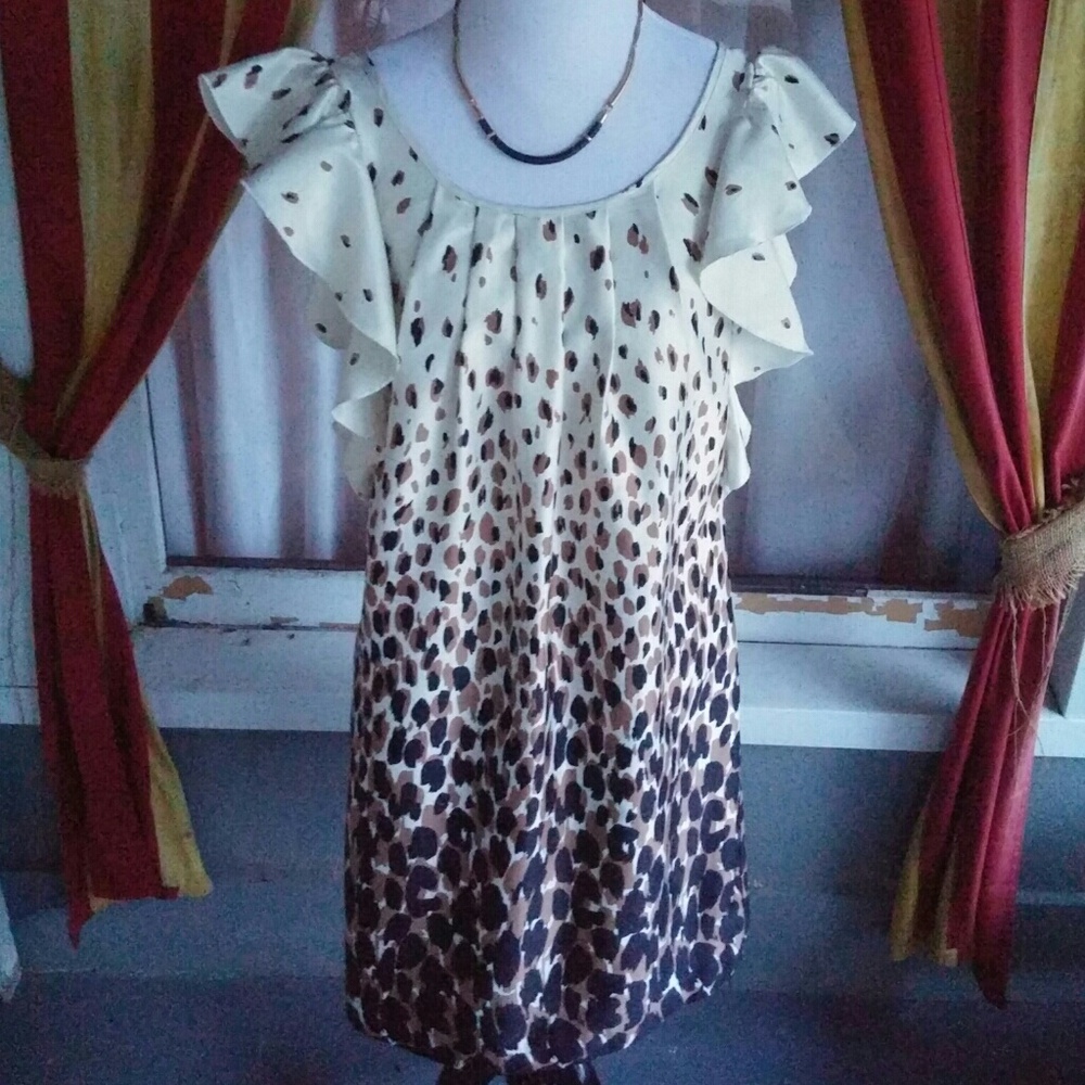 Julie Brown Beautiful leopard dress with flutter sleeves sz medium Ruffle Sleeve